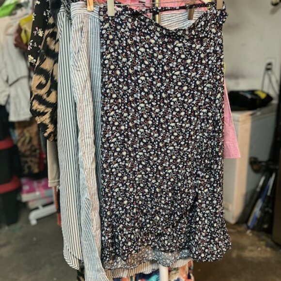 Madewell Floral Midi Skirt - Navy and White - Picture 4 of 10